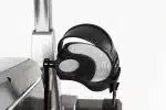Pedale della Cyclette Toorx BRX 90 Evo HRC con laccioli, su sfondo bianco
