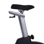 Regolazione altezza del sedile con fori preimpostati sul Cicloergometro Professionale C78 Diamond
