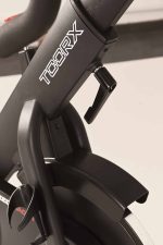 Dettaglio della Spin Bike Toorx SRX Speed Mag Pro con logo visibile sul telaio nero