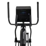 Display LCD nero dell'Ellittica AirGlide LE Nordictrack con volano anteriore che mostra l'ora