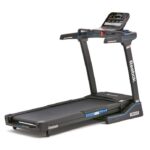 Tapis Roulant Reebok Jet Series 300, vista laterale completo su sfondo bianco